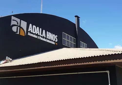 Frente del taller de Adala Hermanos