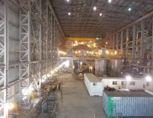 Nave industrial en montaje