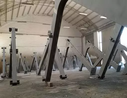 Estructura metálica antes de pintar